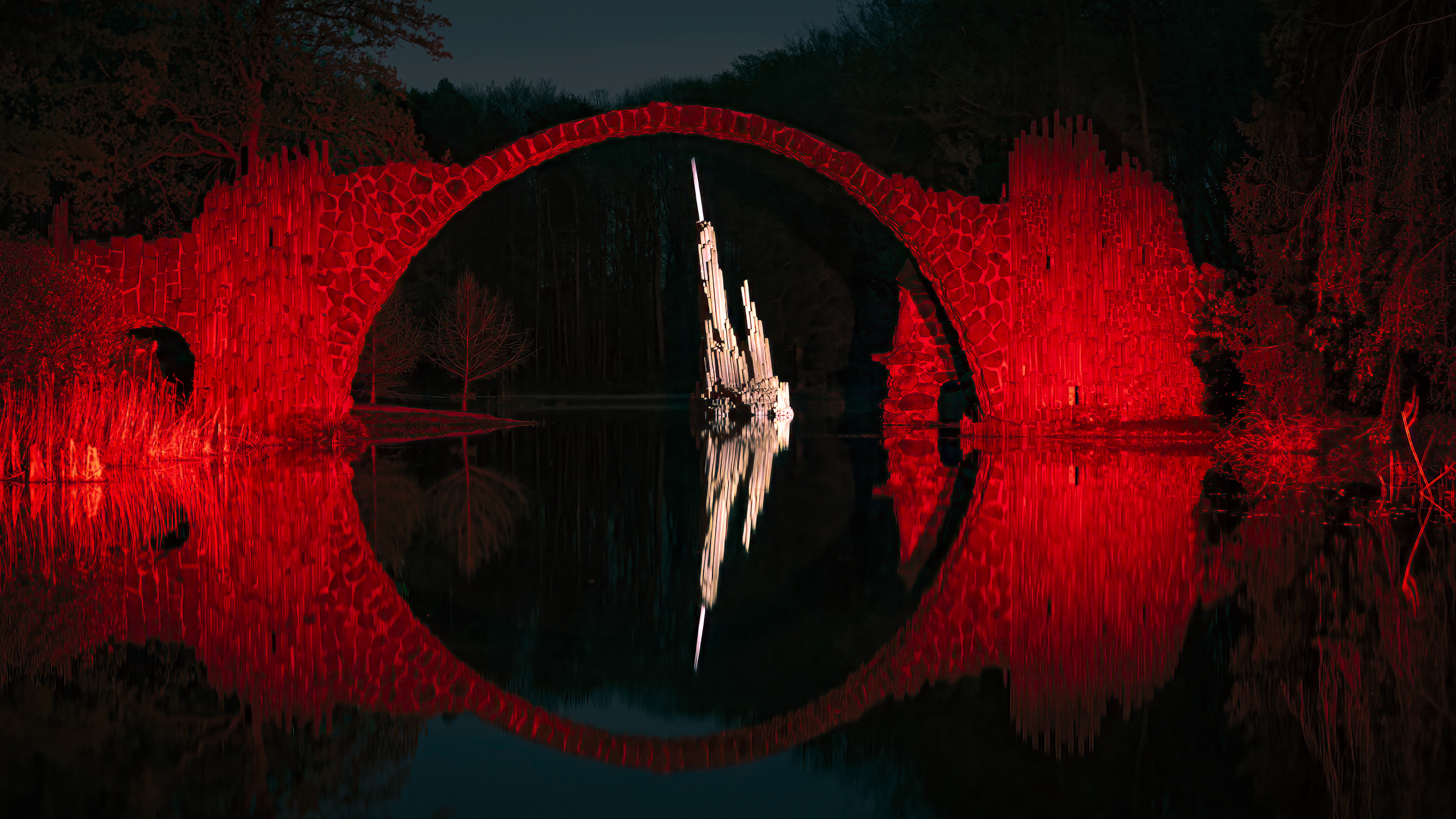 Rakotzbrücke mit Lightpainting rot und weiss - Andy Ilmberger