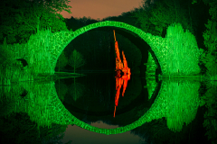 Rakotzbrücke mit Lightpainting grün und rot - Andy Ilmberger